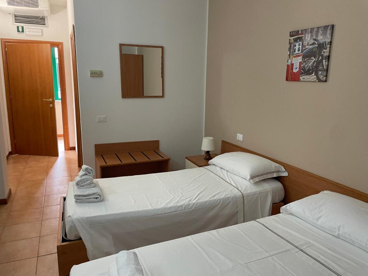 Sportland Hotel Colle Val D'Elsa Exterior photo